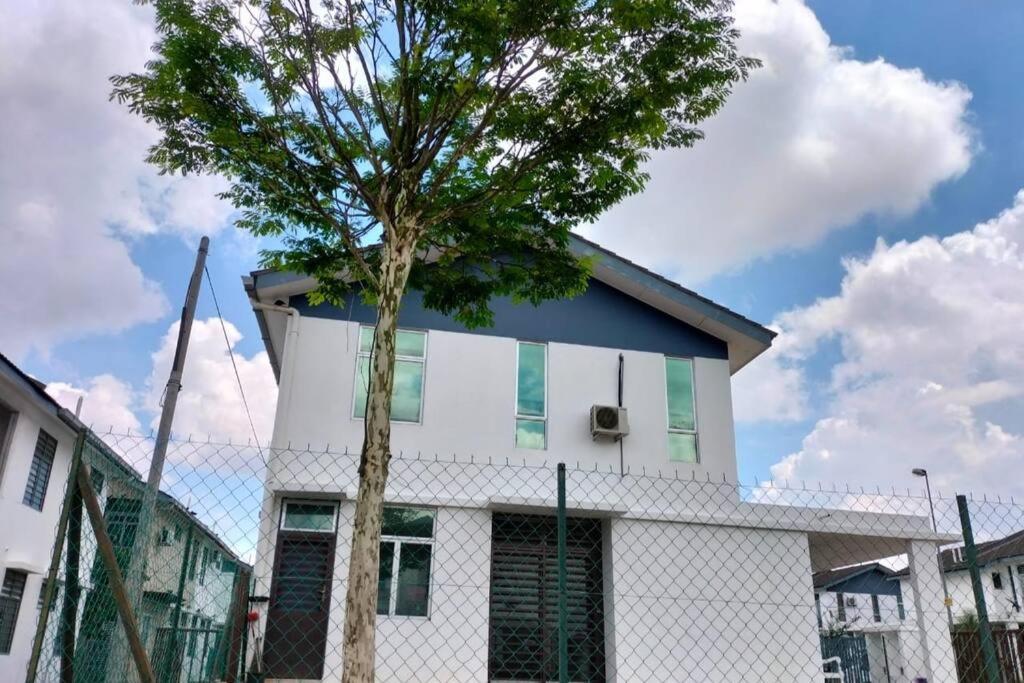 Iris 55 Corner Lot House Spacious Outdoor With Wi-Fi Джохор Бахру Екстериор снимка